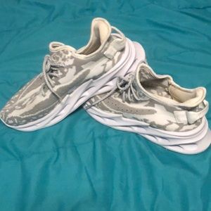 New white moon athlete running shoes